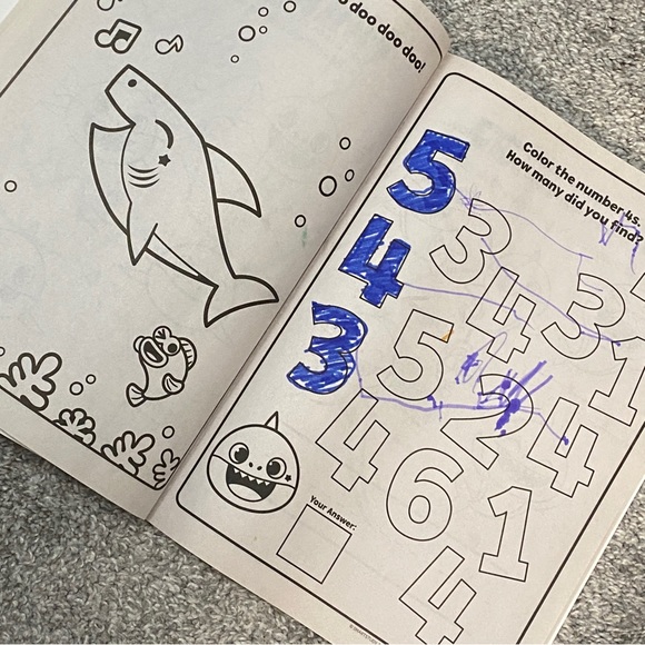 Children’s Colouring Book, Markers & Sunglasses - Picture 8 of 8